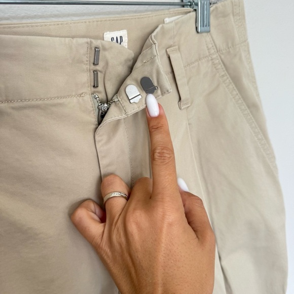 GAP Tan Cropped Ankle Pants with Relaxed Fit size 6 - Picture 4 of 12